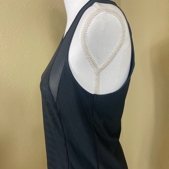 Under Armour black, mesh , open back, tank top size medium - Picture 4 of 6